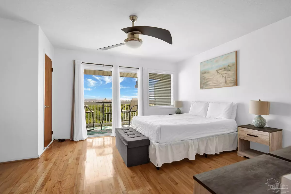 Navarre Beach, FL 32566,8522 Gulf Blvd