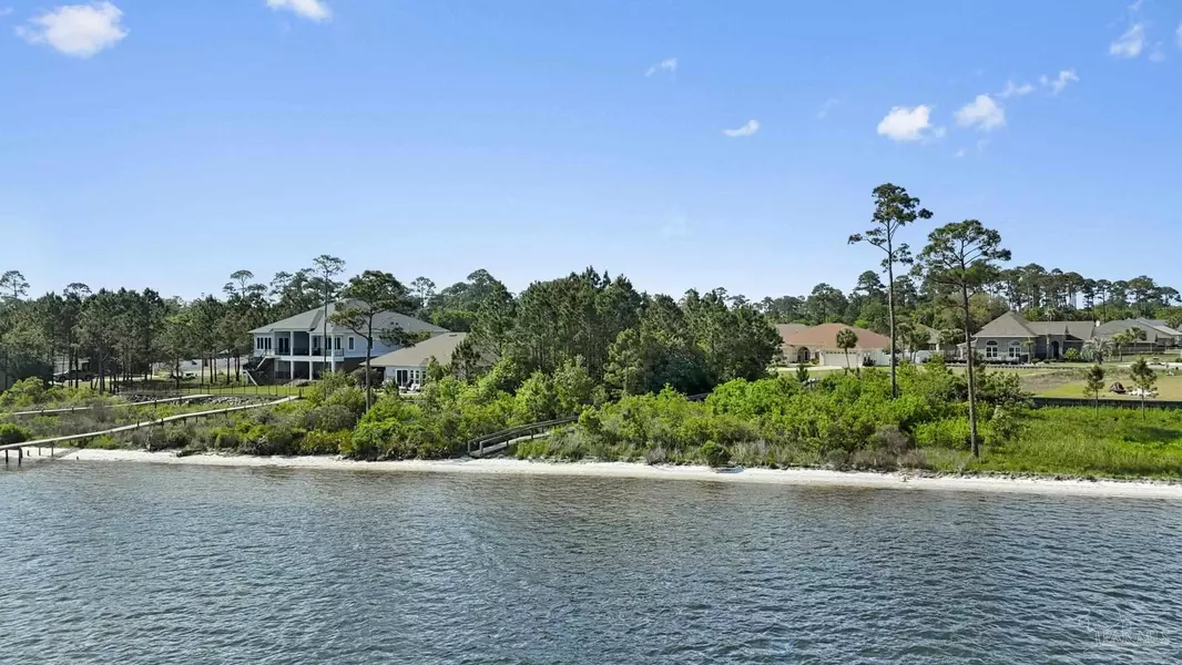 7475 Soundshore Dr, Navarre, FL 32566