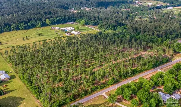 0001 Martin Rd, Milton, FL 32570