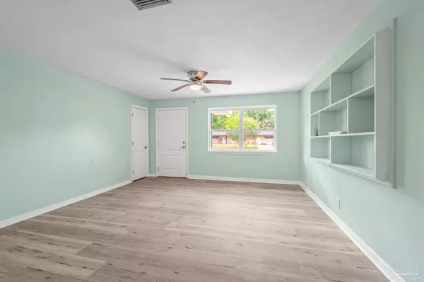 Pensacola, FL 32506,182 Seminole Trl