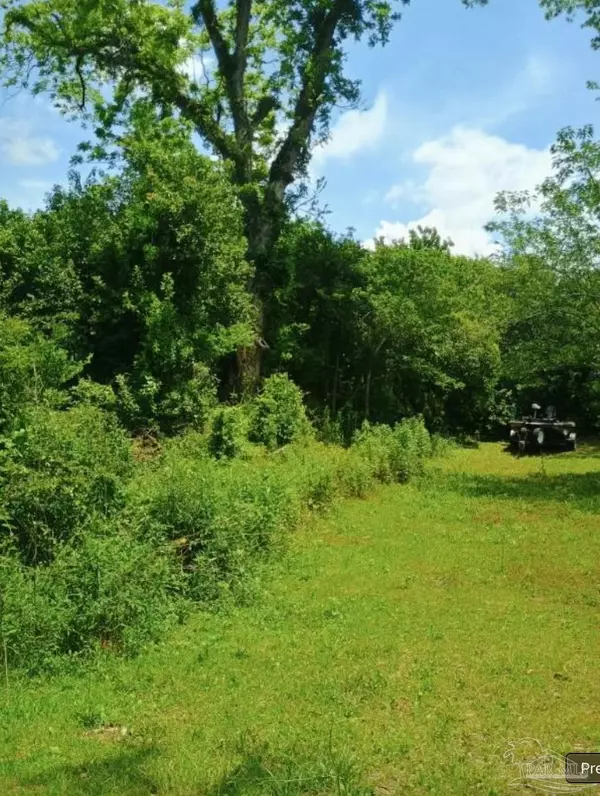 Marianna, FL 32448,2816 N St John