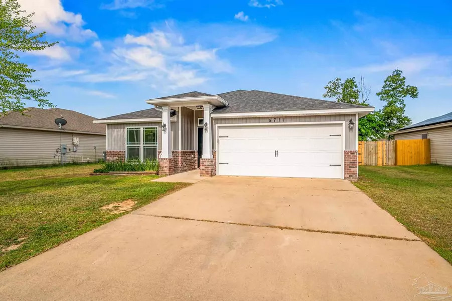 5711 Peach Dr, Pace, FL 32571