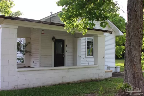 Flomaton, AL 36441,507 Palafox St