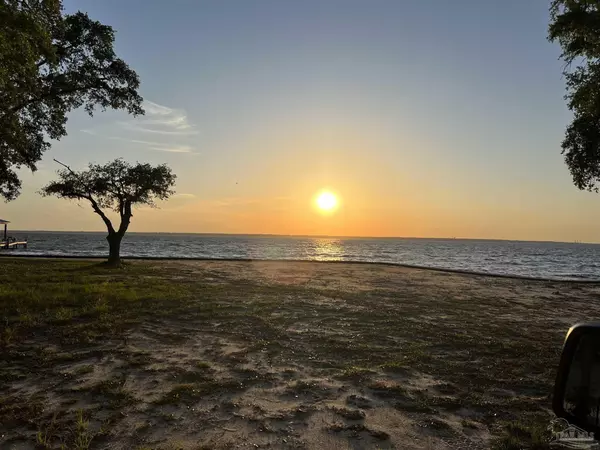 Milton, FL 32583,Mike Gibson Ln