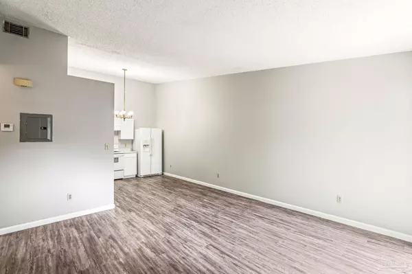 Pensacola, FL 32503,6839 Tiki Ln