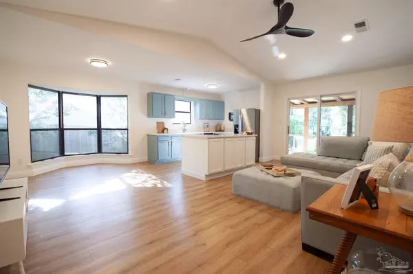 Gulf Breeze, FL 32563,2726 Sanibel Pl