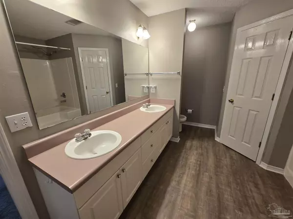 Pace, FL 32571,5233 Chumuckla Hwy