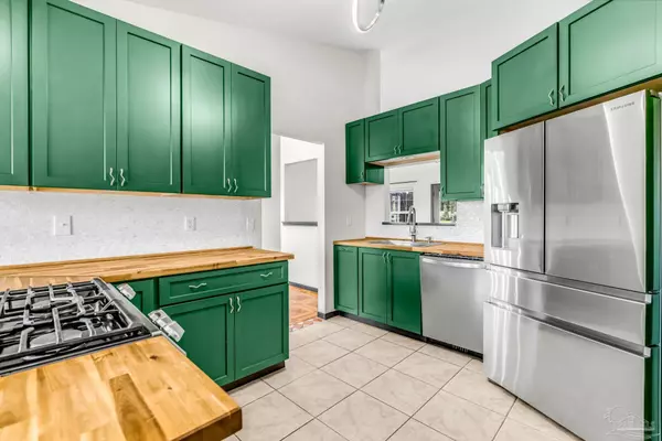 Navarre, FL 32566,9875 Orion Lake Cir