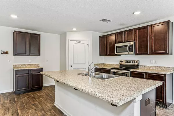 Milton, FL 32583,6396 Churchill Cir