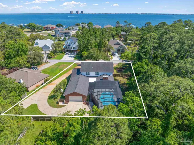 2960 Laurel Dr, Gulf Breeze, FL 32563