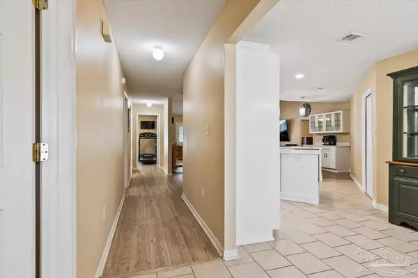 Navarre, FL 32566,9793 Parker Lake Cir