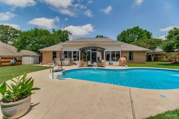 905 Shadow Ridge Dr,  Pensacola,  FL 32514
