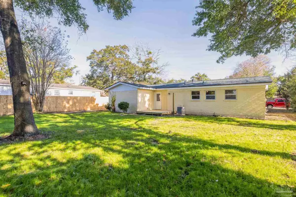 Pensacola, FL 32503,2345 N 8th Ave