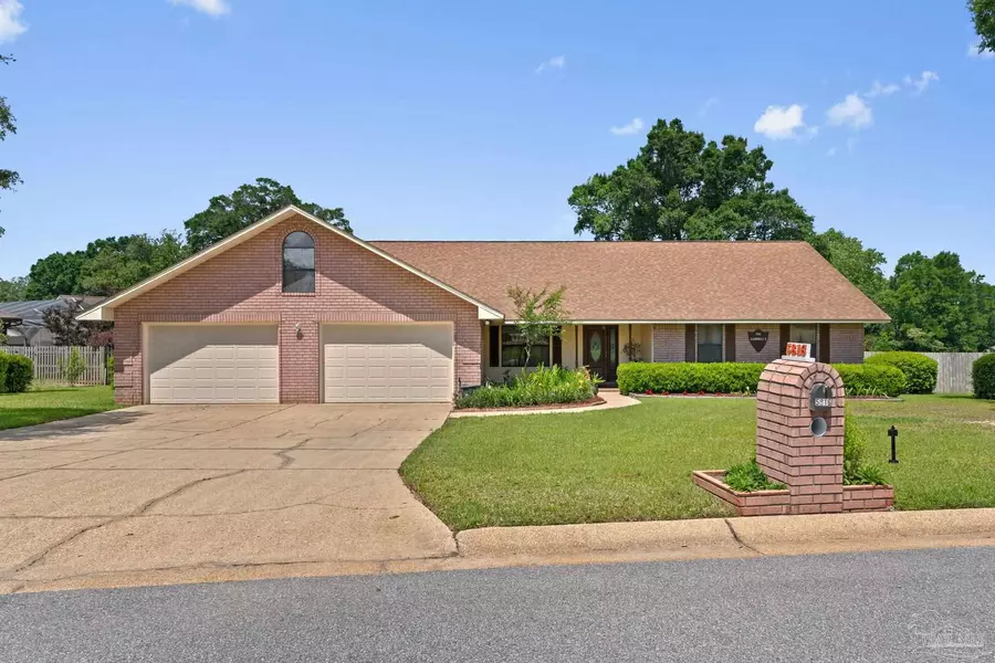 5816 Forest Ridge Dr, Pensacola, FL 32526