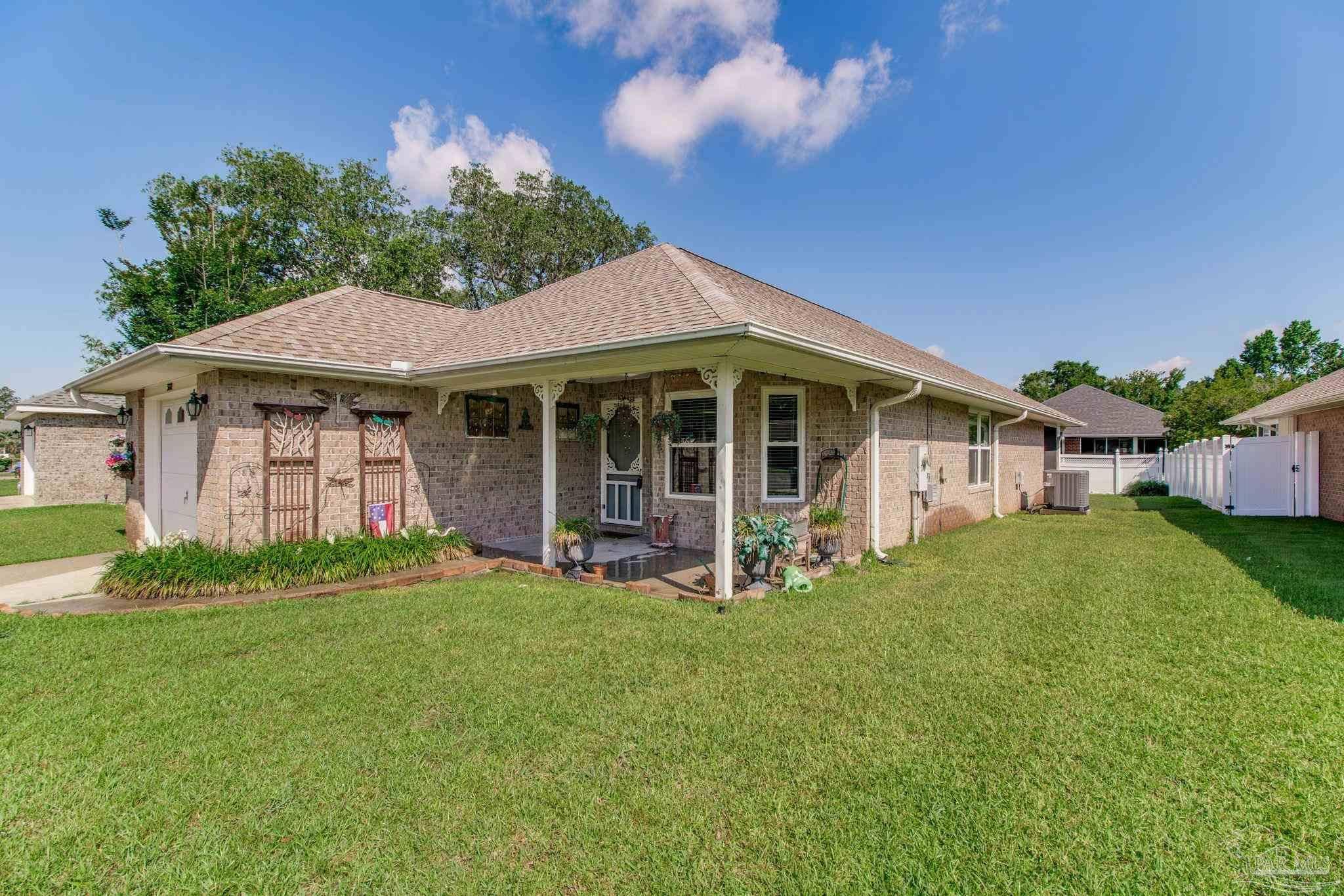 Milton, FL 32583,3881 Windsor Castle Blvd
