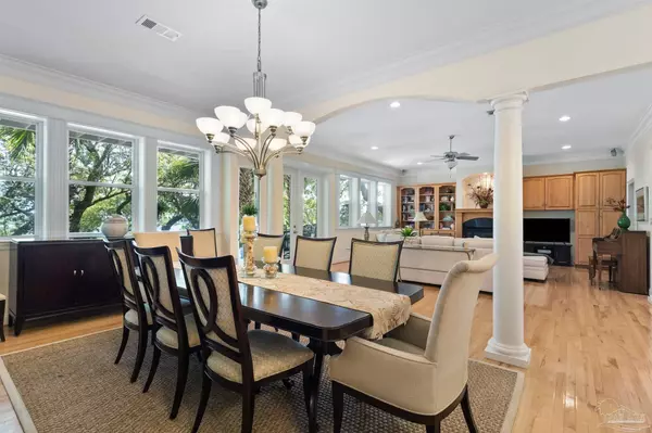 Gulf Breeze, FL 32563,5393 Soundside Dr