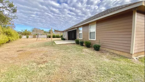 Navarre, FL 32566,2775 Lakes Edge Ln