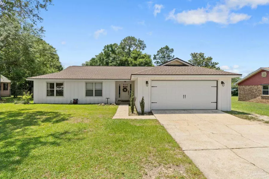2121 Oakstream Ave, Pensacola, FL 32526