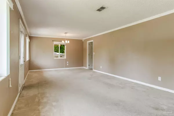 Pensacola, FL 32503,181 Mango St