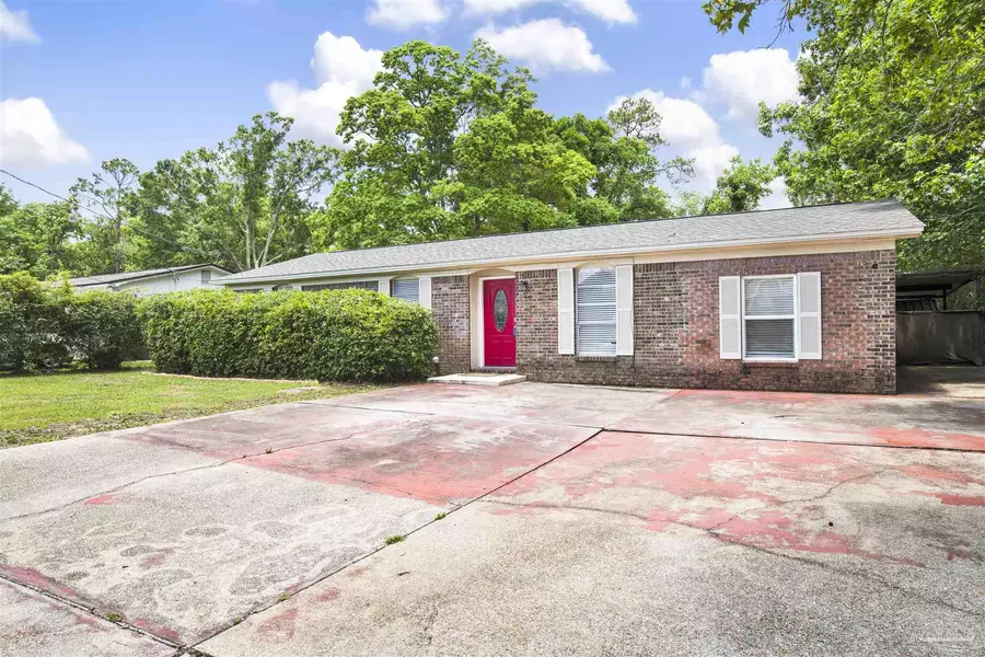 913 Bartow Ave, Pensacola, FL 32507