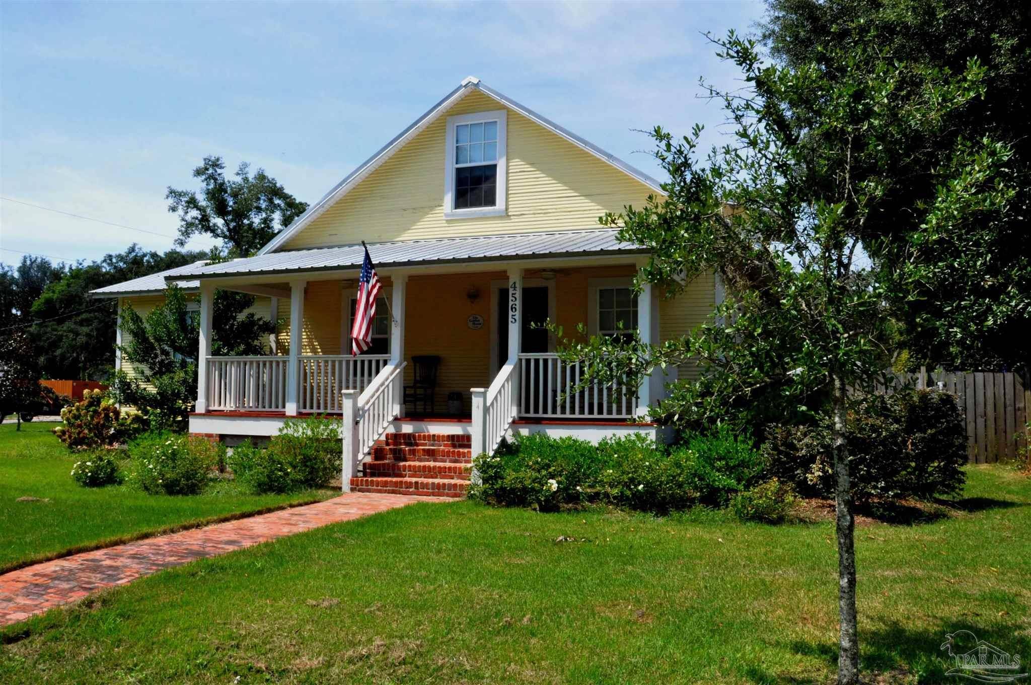 4565 Forsyth St, Bagdad, FL 32583