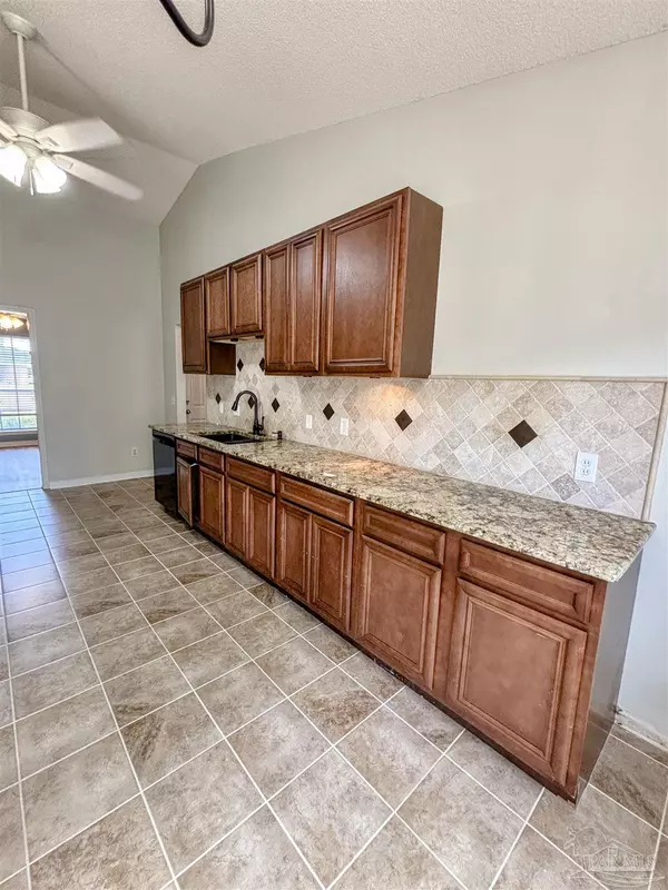 Pensacola, FL 32507,5494 Keel Dr
