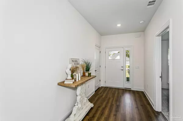 Milton, FL 32570,6551 Gentle Rain Dr