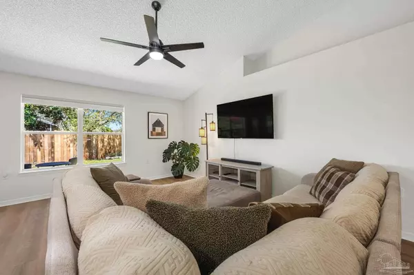 Gulf Breeze, FL 32563,6472 Sandkey Cv