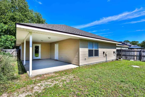 Navarre, FL 32566,2608 Salamanca St