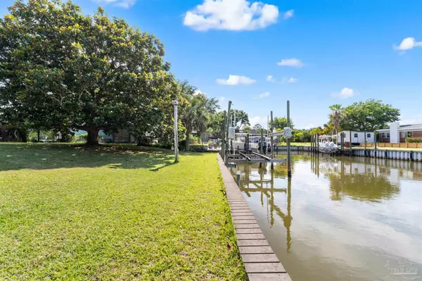 Gulf Breeze, FL 32563,3332 Laurel Dr