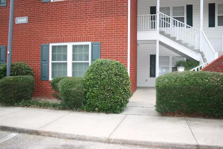 5860 Spanish Trail, Pensacola, FL 32504