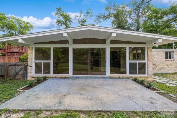 Milton, FL 32570,6463 Barnes St