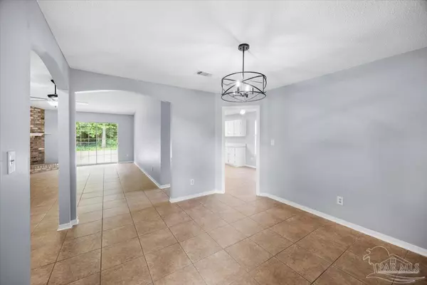 Pensacola, FL 32506,9037 Cayman Ln