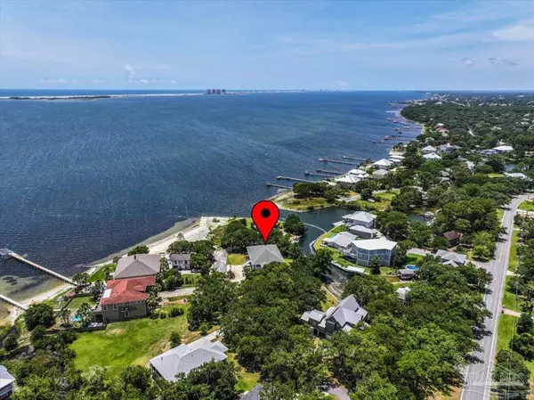 Gulf Breeze, FL 32563,4639 Smokey Rd
