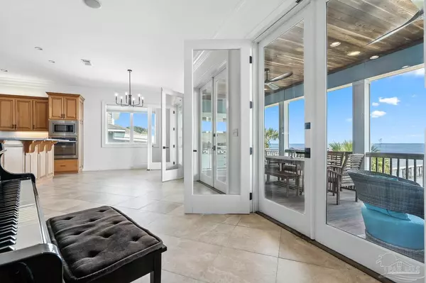 Gulf Breeze, FL 32563,2961 Bay St