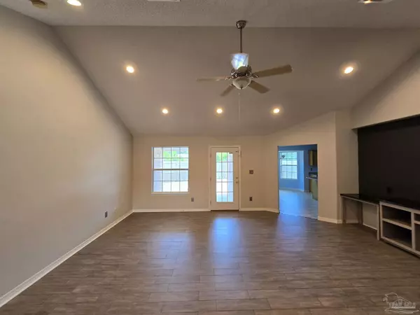 Navarre, FL 32566,8751 Cicilia Ct