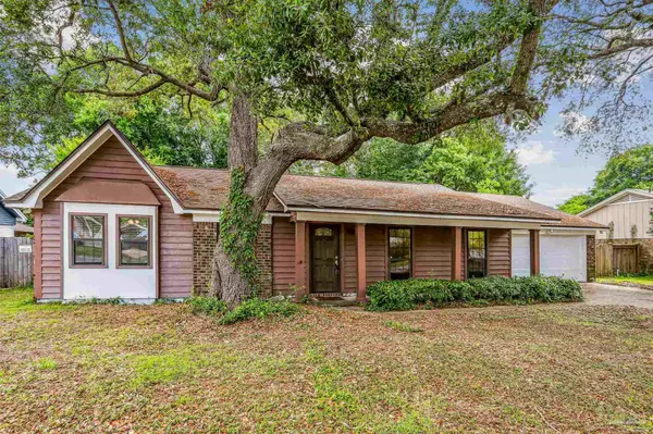 7367 Baywoods Ln, Pensacola, FL 32504