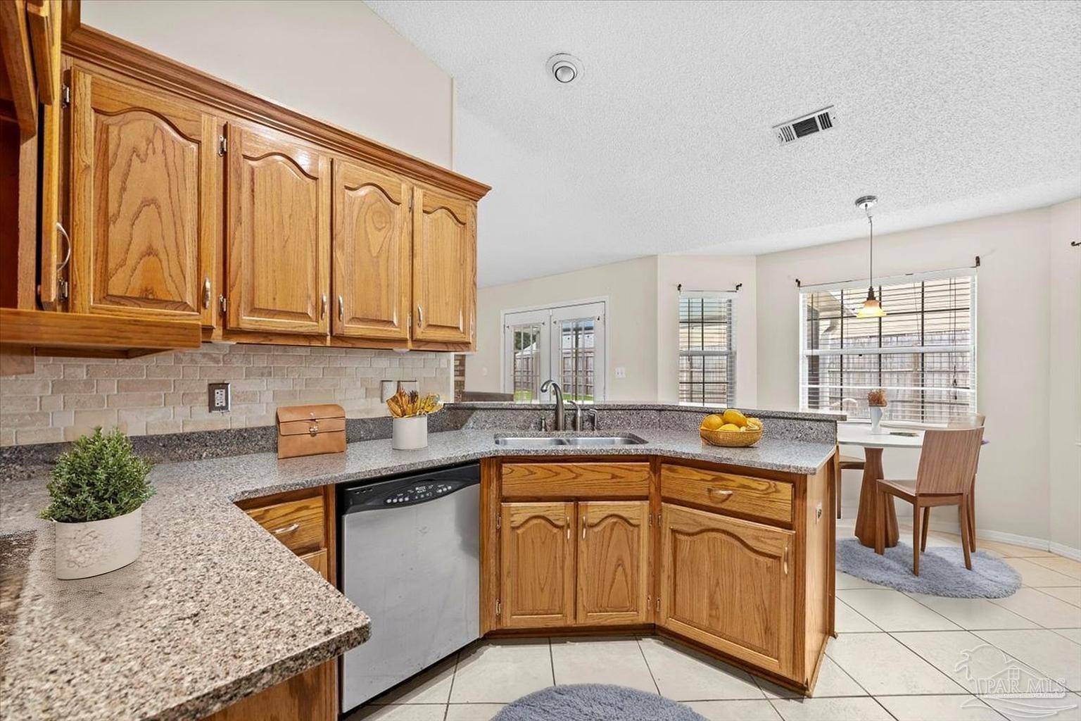Pace, FL 32571,4404 Summerfield Ct