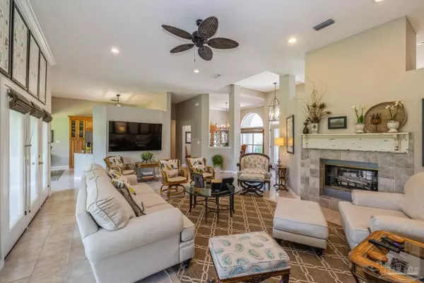 Navarre, FL 32566,2808 Pga Blvd