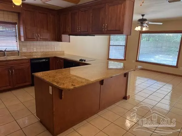 Gulf Breeze, FL 32563,4713 Hickory Shores Blvd