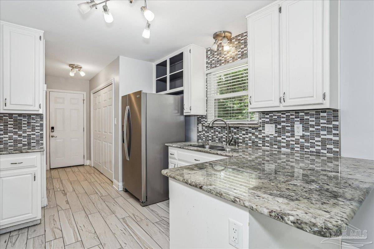 Gulf Breeze, FL 32563,2460 Houston Cir