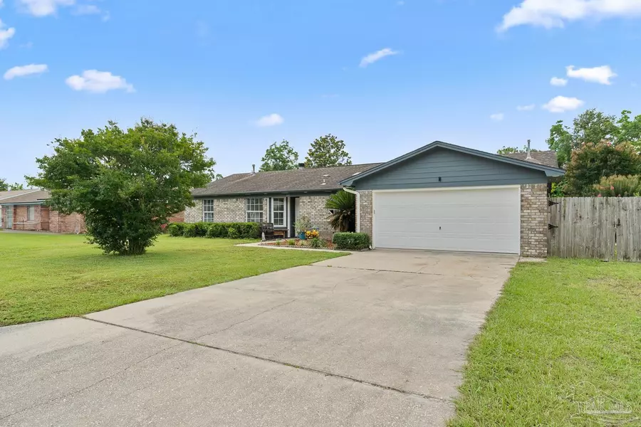1443 Little Creek Dr, Pensacola, FL 32506