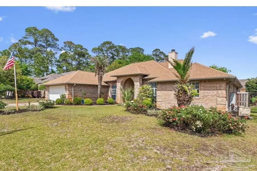 1774 Villa Vizcaya Dr, Navarre, FL 32566