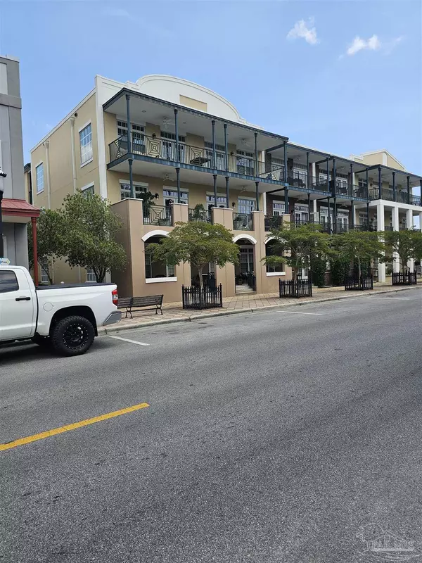 108 S Alcaniz St, Pensacola, FL 32502