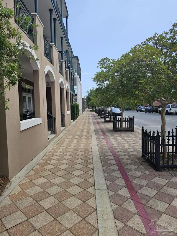 Pensacola, FL 32502,108 S Alcaniz St