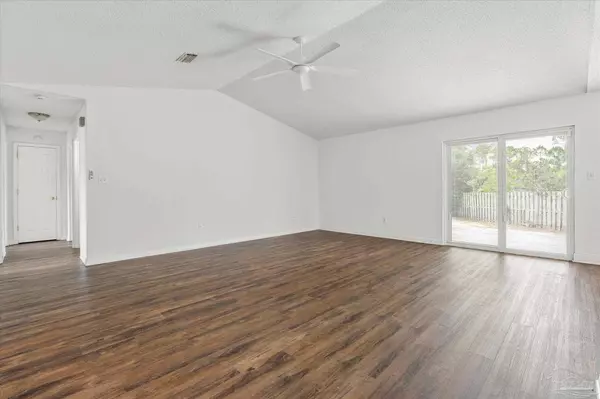 Navarre, FL 32566,8836 Waynell Ct