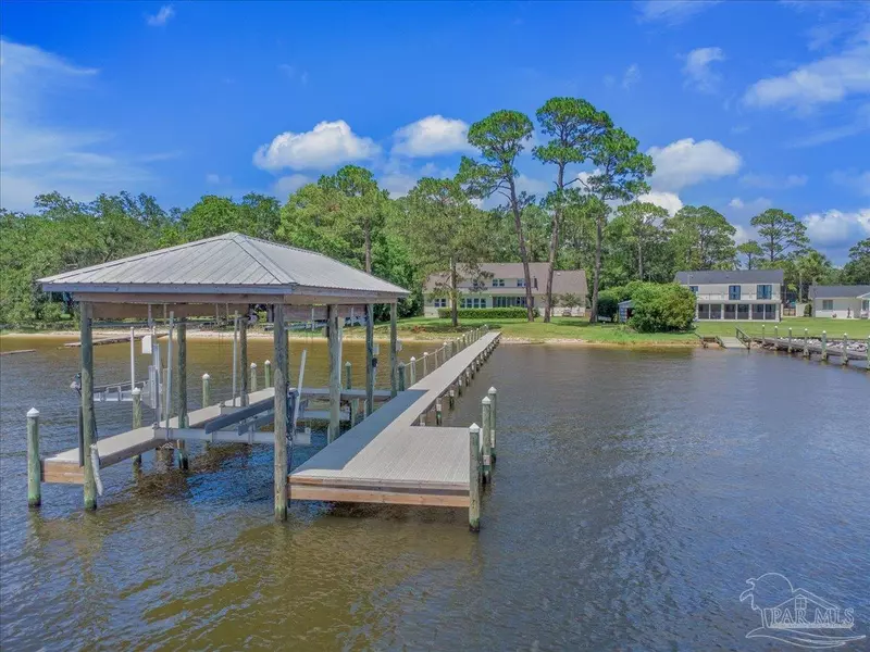 1071 Perdido Manor Dr, Pensacola, FL 32506