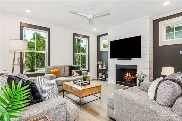 130 S I St, Pensacola, FL 32502
