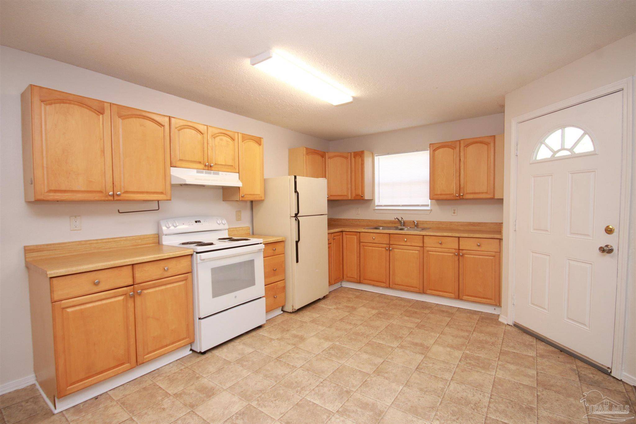 Pensacola, FL 32501,624 N G St