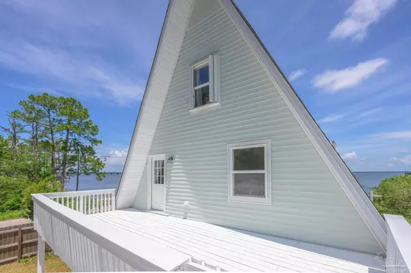 Gulf Breeze, FL 32563,1698 Redfish Point Rd